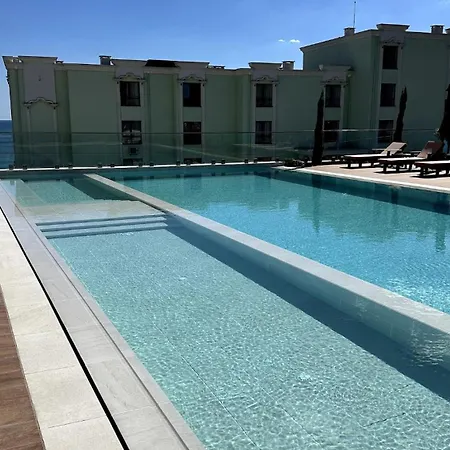 Apartmán Modern 1-bed With Pool & Seaview Varna