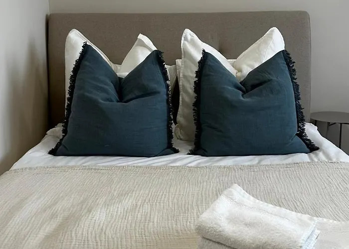 Apartament Modern 1-bed With Pool & Seaview *